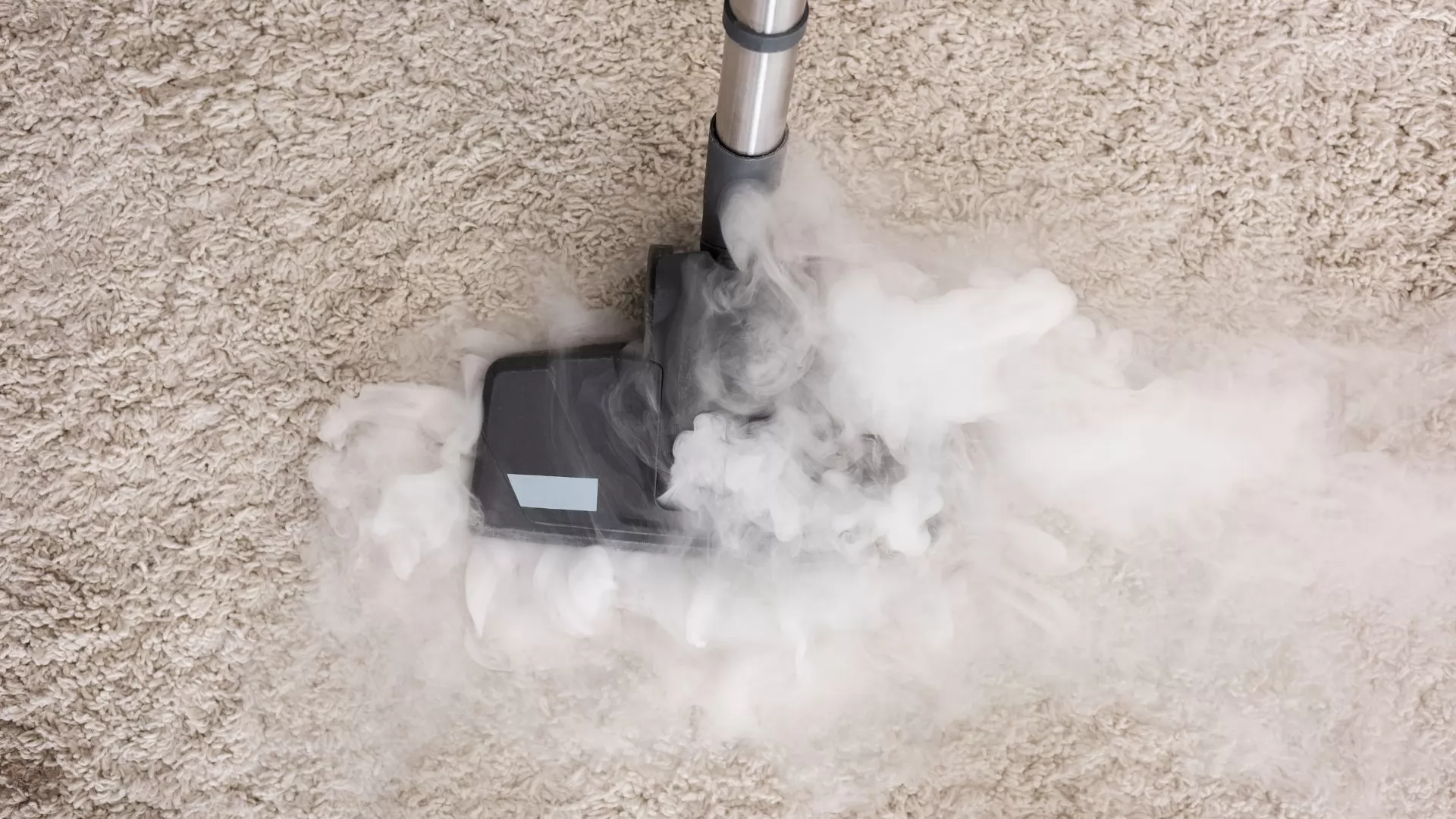 Halıdaki Zorlu Lekelerden Kurtulmanın Pratik Yöntemleri